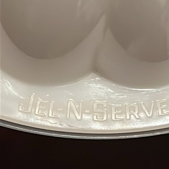 Tupperware JEL-N-SERVE GELATIN MOLD  with 4 Design Seals heart star flower tree - Picture 8 of 11
